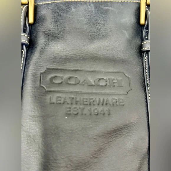 Coach Vintage Hamptons Shoulder/Tote Leather Bag in Navy w/ Embossed Logo - Picture 9 of 12